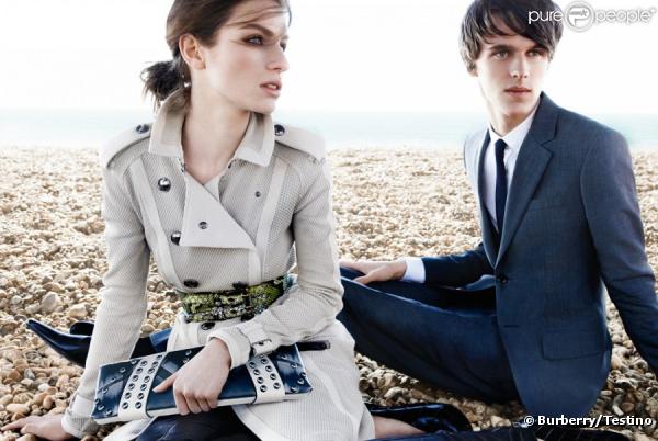 Tara Ferry et Tali Lennox pour la campagne de Mars de Burberry