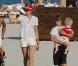 Boris Becker, sa femme Lily, leur fils Amadeus et le petit Elias Becker, sur la plage à Miami, le 7 mars 2011