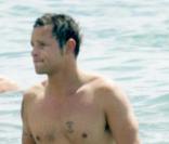 Justin Chambers (Alex Karev dans Grey's Anatomy), il faudrait penser à faire de la gym !  