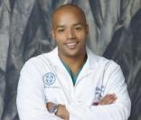 Donald Faison (Christopher Turk dans Scrubs). 