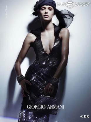 Elisa Sednaoui pour la campagne Armani