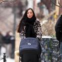 Georgina Chapman : Une maman active, mais à la petite mine !
