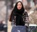 Georgina Chapman : Une maman active, mais à la petite mine !