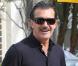 Antonio Banderas a déjeuné avec des amis chez Scarpetta, à Los Angeles, le 7 mars 2011.