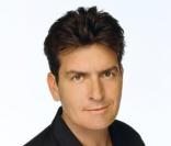 Charlie Sheen va lui aussi aider le Japon grâce à la vente de billets pour son one-man show 