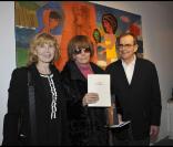Dean et Aurore Tavoularis aux côtés de Nadine Trintignant à la galerie parisienne Catherine Houard, lors de l\'exposition Magicien d\'Hollywood, le cinéma dans la peinture, la peinture dans le cinéma. 17/03/2011<br />