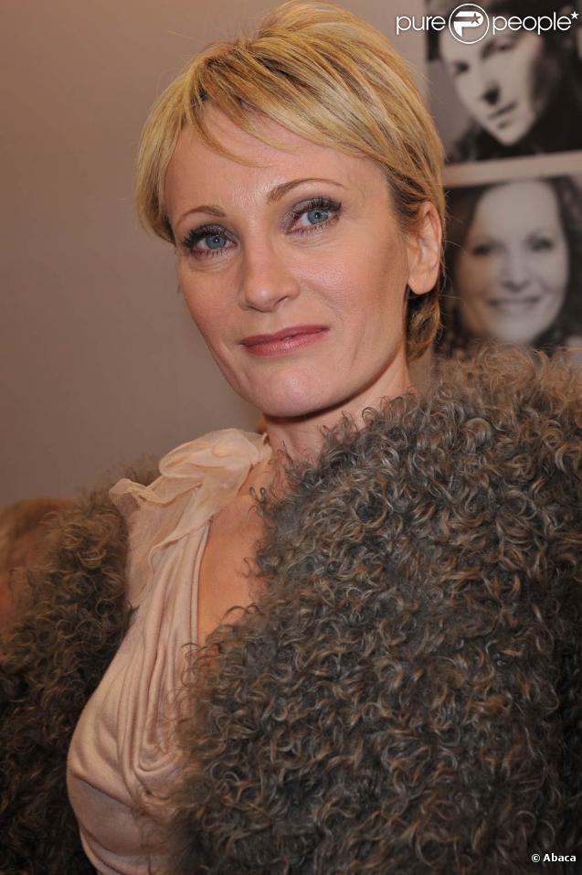 Patricia Kaas présente son autobiographie baptisée L'Ombre de ma voix, aux éditions Flammarion. Salon du livre, le 19 mars 2011