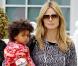 Heidi Klum et sa mère, promènent ses enfants, Leni, Lou, Henry, Johan à Los Angeles le 26 mars 2011