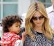Heidi Klum et sa mère, promènent ses enfants, Leni, Lou, Henry, Johan à Los Angeles le 26 mars 2011