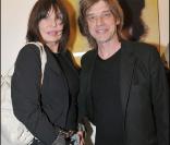 Jean-Louis Aubert et France (photo : ensemble à une exposition d'Ara Starck en mai 2008), sa compagne depuis une trentaine d'années, mère de leur fils Arthur, se sont pacsés à Saint-Germain-en-Laye le 29 mars 2011.
