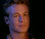 Simon Baker a commence dans Hartley. Il jouait Tom Summers. On est bien loin du Mentalist.