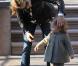 Sarah Jessica Parker s'amuse avec ses jumelles au parc (2 avril à New York)