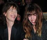 Jane Birkin et Lou Doillon, défilé Yves Saint Laurent à Paris, le 7 mars 2011.