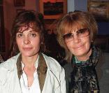 Marie Trintignant et sa mère Nadine, à Paris, le 25 septembre 2001.<br />
