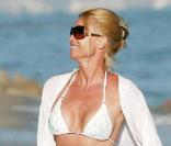 A 47 ans, la belle Nicolette a toujours un corps sublime.<br />