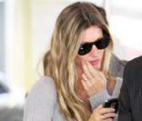 Gisele Bündchen à l'aéroport de LAX, le 9 avril 2011