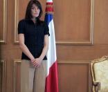 Carla, ton pantalon est trop long !