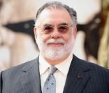 Francis Ford Coppola est allé chercher la fine fleur des vins de Bordeaux pour son domaine viticole, le Rubicon Estate : Philippe Bascaules, directeur de Château Margaux, relève le défi avec enthousiasme.