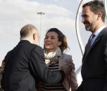 Letizia et Felipe d'Espagne lors de leur arrivée à Amman, en Jordanie, le 12 avril 2011