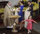 Le 14 avril 2011, le prince Frederik et la princesse Mary de Danemark ont fait baptiser leurs jumeaux, nés en janvier, à l'église protestante d'Holmen, à Copenhague. Le public a alors pu découvrir leurs prénoms : Vincent et Josephine.