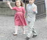 Le baptême des jumeaux du prince Frederik et de la princesse Mary de Danemark, prénommés Vincent et Joséphine, a eu lieu en l'église d'Holmen, à Copenhague, le 14 avril 2011. Le prince Christian, 5 ans, et la princesse Isabella, presque 4 ans, y ont adorablement assisté. 