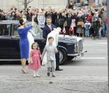 Le baptême des jumeaux du prince Frederik et de la princesse Mary de Danemark, prénommés Vincent et Joséphine, a eu lieu en l'église d'Holmen, à Copenhague, le 14 avril 2011. Devant l'église, la foule les a acclamés à leur arrivée. 