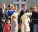 Le 14 avril 2011, la princesse Mary et le prince Frederik de Danemark quittent le palais royal d'Amalienborg avec leurs enfants, Christian et Isabella. Direction l'église d'Holmen, pour le baptême de leurs jumeaux de trois mois, Vincent et Joséphine.