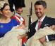 Le 14 avril 2011, la princesse Mary et le prince Frederik de Danemark quittent le palais royal d'Amalienborg avec leurs enfants, Christian et Isabella. Direction l'église d'Holmen, pour le baptême de leurs jumeaux de trois mois, Vincent et Joséphine.