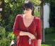Féminine à souhait, Selma Blair n'oublie jamais de porter en priorité, de jolies robes portefeuille. Le rouge met en valeur sa chevelure brune et son teint clair. Bravo pour cette belle association 