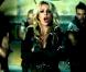 Britney Spears présente la version "dance" du clip Till the world ends.