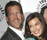 Teri Hatcher et James Denton étaient présents lors de la journée de charité organisée à Wisteria Lane afin de récolter des dons pour la recherche sur la mucoviscidose, le 16 avril dernier.