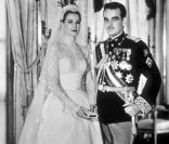 Grace Kelly et le Prince Rainier III viennent de se dire oui. Monaco, 18 avril 1956<br />