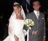 Les jeunes époux Tatiana et Nikolaos de Grèce ont l'air aux anges. Grèce, 25 août 2010 