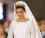 Clotilde Courau se recueille avant de dire oui au prince de Savoie. Rome, 25 septembre 2003