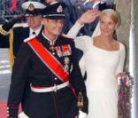 Mette-Marit salue le peuple norvégien. Oslo, 25 août 2000
