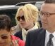 Lindsay Lohan arrivant le 22 avril 2011 au tribunal avec son avocate pour se défendre d'une accusation de vol d'un collier de 2 500 dollars de chez Kamofie and co à Los Angeles