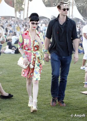 Dita Von Teese et son amoureux Louis-Marie de Castelbajac, au Festival de Coachella le 15 avril 2011