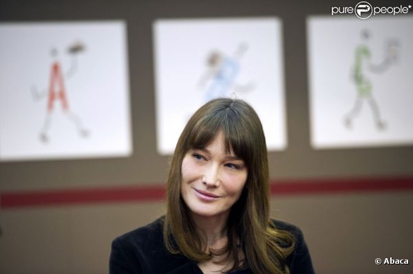 Carla Bruni-Sarkozy au Salon du livre en mars 2011 