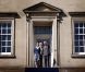 Mercredi 27 avril 2011, le prince Charles a rencontré les futurs premiers mariés de Dumfries House, en Ecosse, qu'il a rachetée en 2007 pour l'ouvrir au public.