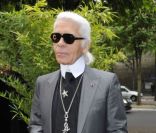 Karl Lagerfeld signe la suite Magnum Chocolat réalisée par le maître chocolatier et sculpteur Patrick Roger le 28 avril 2011 à l\'Hôtel La Réserve à Paris <br />