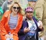 Le casting de la série  Glee  tourne une scène au Washington Square Park, à New York, vendredi 29 avril.