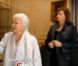 Line Renaud et Catherine Jacob faisaient partie des invitées du Grand Restaurant II, sur France 2, samedi 30 avril.