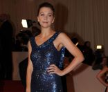 Maggie Gyllenhaal brille de mille feux au MET Ball. New York, 2 mai 2011 