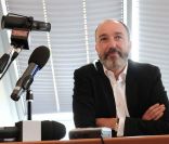 Pierre Bellanger retranché dans son bureau à Skyrock, Paris, le 14 avril 2011.