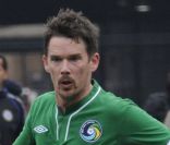 Ethan Hawke se transforme en footballeur durant le match de foot NYFEST à New York le 23 avril 2011