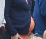 Ryan Shawhughes, épouse d'Ethan Hawke et enceinte de leur deuxième enfant, affiche un joli bidon tout rond durant le match de foot NYFEST à New York le 23 avril 2011