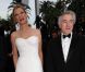Uma Thurman, en Versace, et Robert de Niro lors de la cérémonie d'ouverture du festival de Cannes le 11 mai 2011