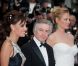 Uma Thurman, en Versace, et Robert de Niro lors de la cérémonie d'ouverture du festival de Cannes le 11 mai 2011