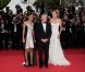 Uma Thurman, en Versace, et Robert de Niro lors de la cérémonie d'ouverture du festival de Cannes le 11 mai 2011