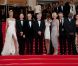 Uma Thurman, en Versace, Robert de Niro et les membres du jury sur les marches lors de la cérémonie d'ouverture du festival de Cannes le 11 mai 2011